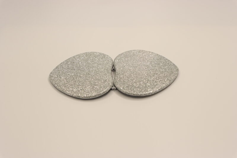 Silver Glitter Heart-Shaped Mini Makeup Mirror - Image 4