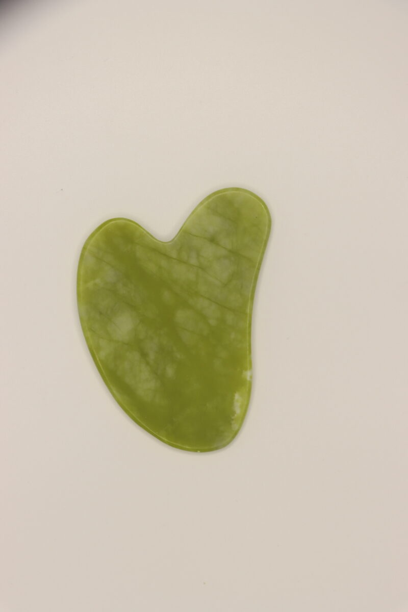 Green Jade Gua Sha Face Massage Tool – Bild 2