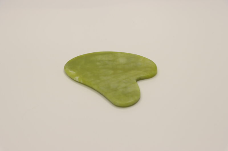 Grünes Jade Gua Sha Gesichtsmassagegerät
