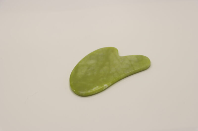 Green Jade Gua Sha Face Massage Tool – Bild 3
