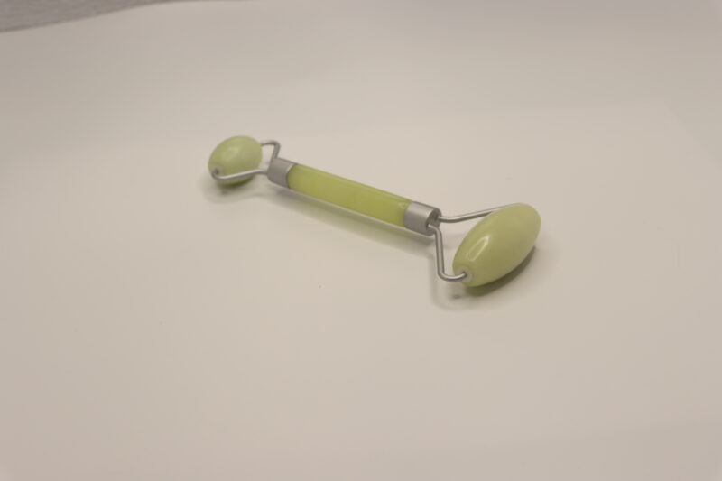 Green Quartz Facial Massage Roller - Image 2